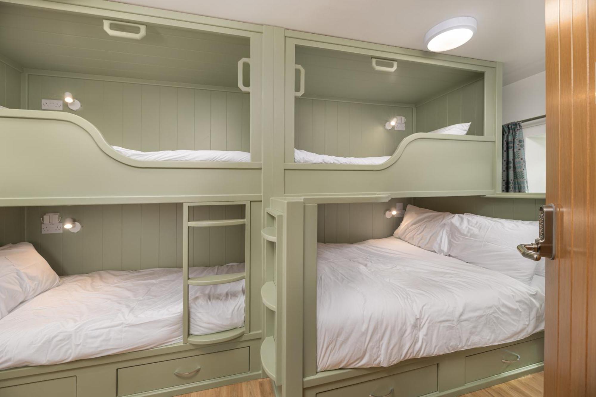 Hostel Tafarn Yr Heliwr Nefyn Zewnętrze zdjęcie