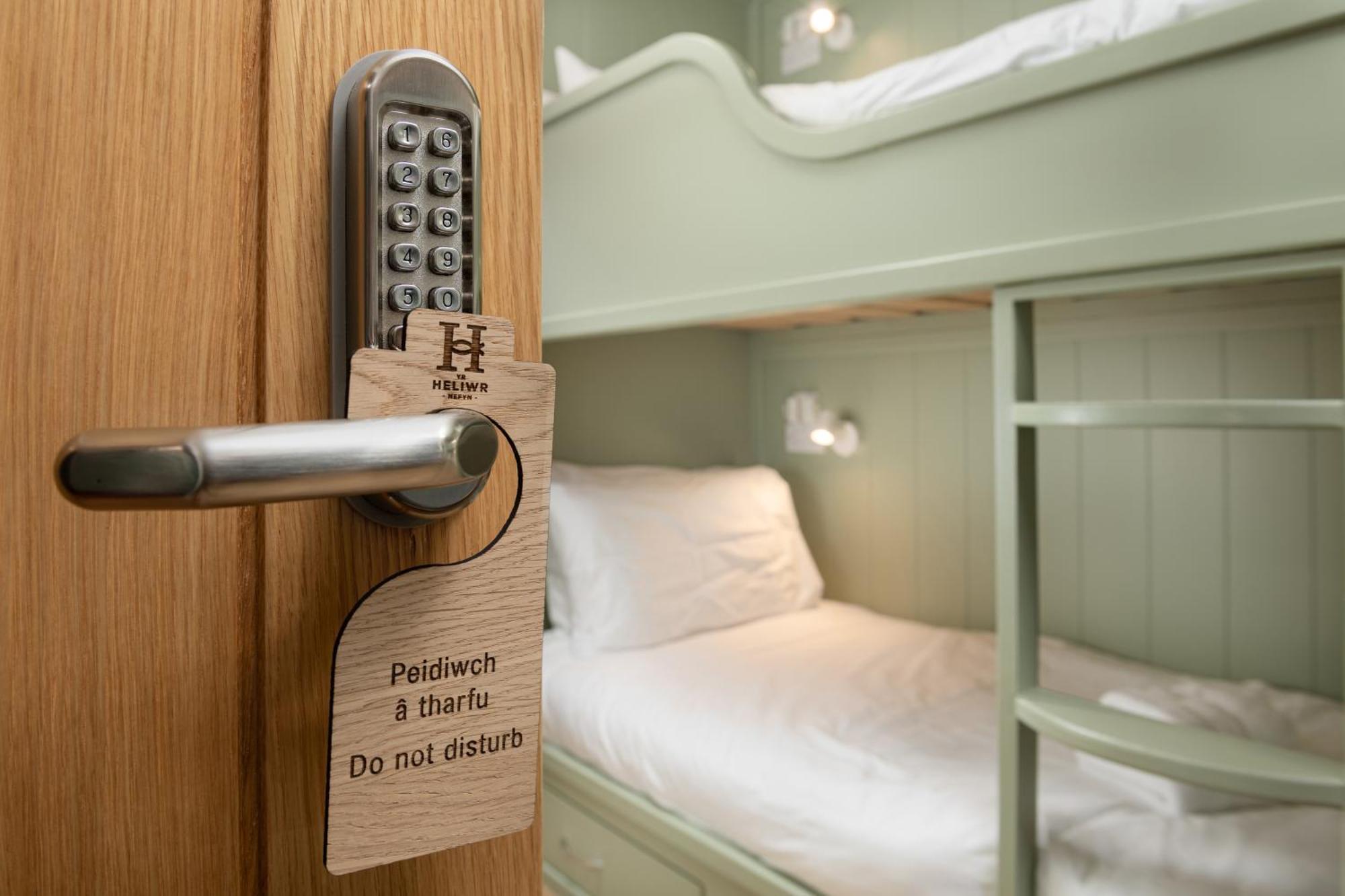Hostel Tafarn Yr Heliwr Nefyn Zewnętrze zdjęcie